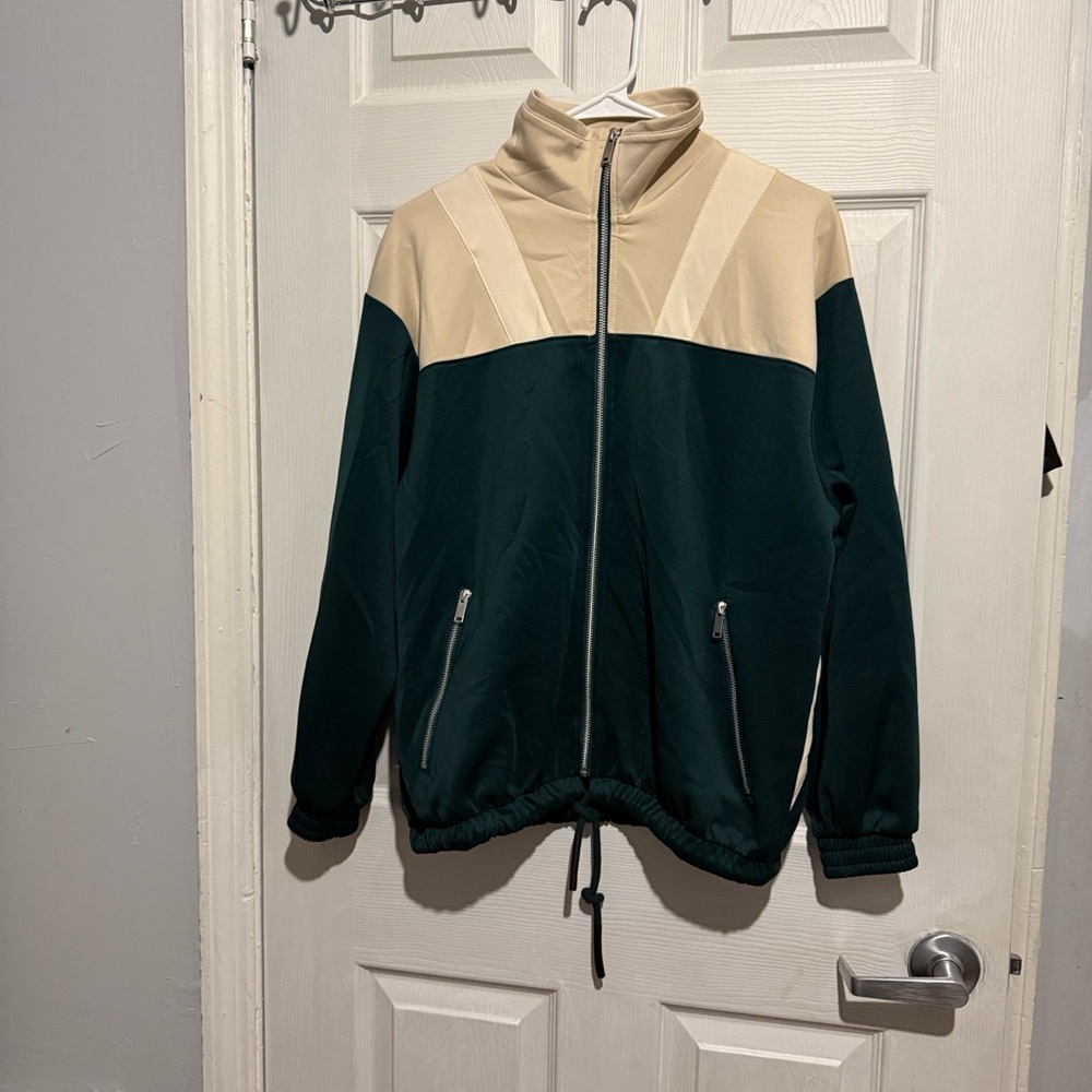 Zara Men's Dark Green and Cream Windbreaker